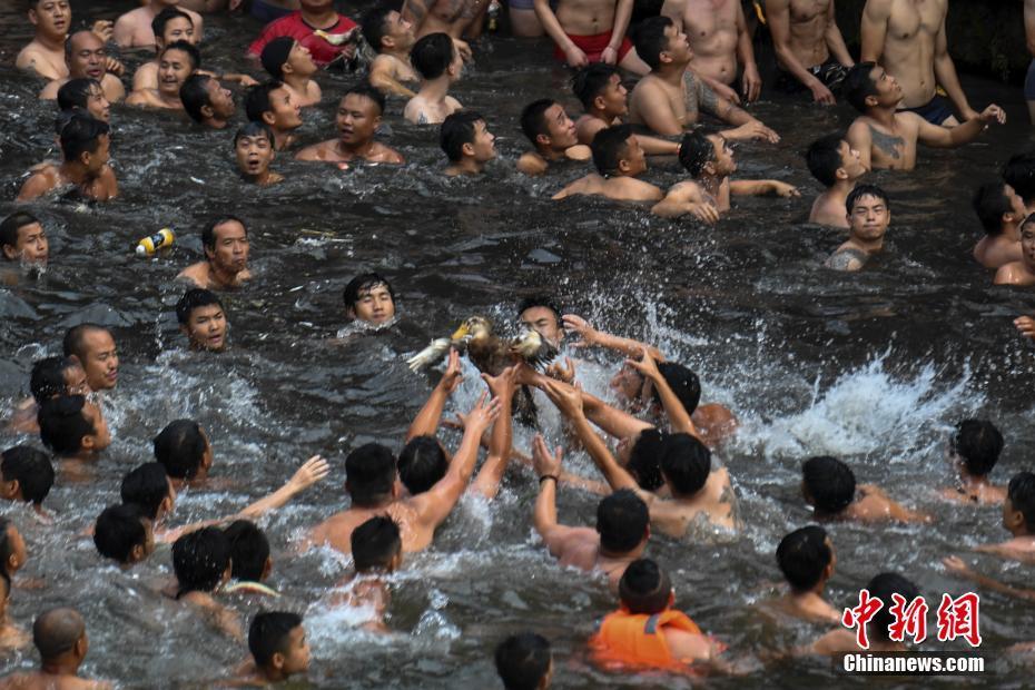 僵尸毁灭工程搜集物资的时候死了怎么办